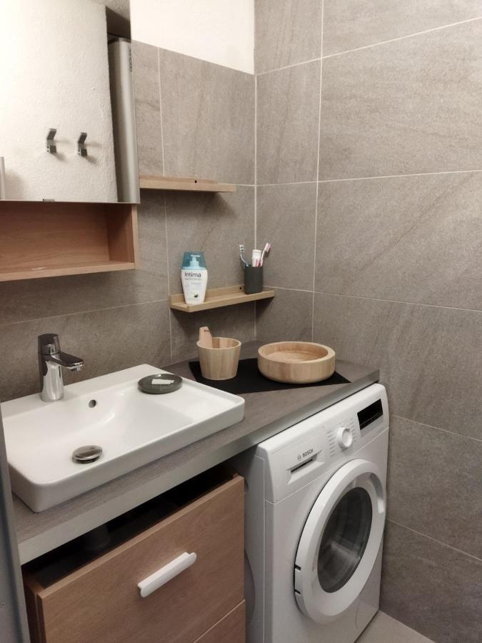 Sanary Sur Mer Appartement 30M2 T2 Avec Terrasse Piscine 10Min A Pied De La Plage المظهر الخارجي الصورة