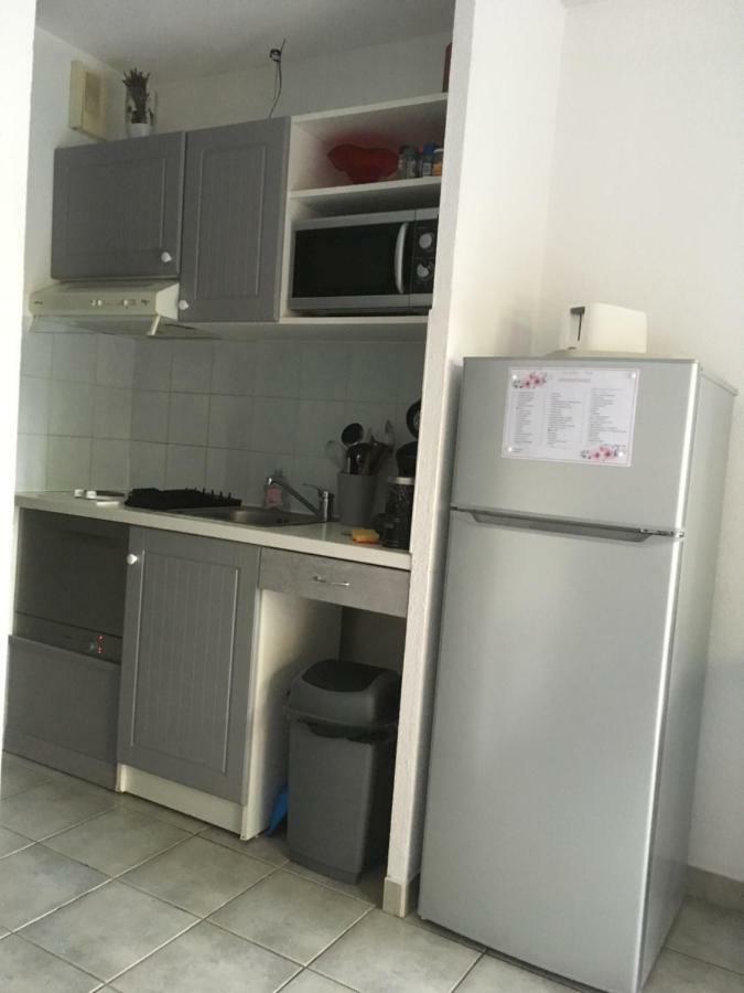 Sanary Sur Mer Appartement 30M2 T2 Avec Terrasse Piscine 10Min A Pied De La Plage المظهر الخارجي الصورة
